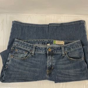 Gap Essential stretch jeans in 6R medium wash. Straight leg.